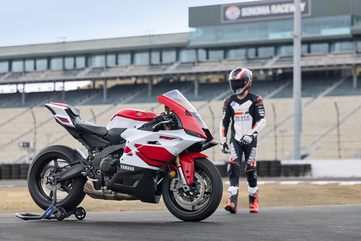YZF-R9-2026